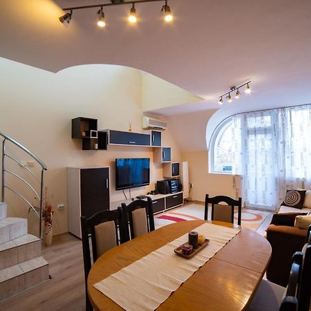 Maisonette Picadilly Varna Exteriér fotografie