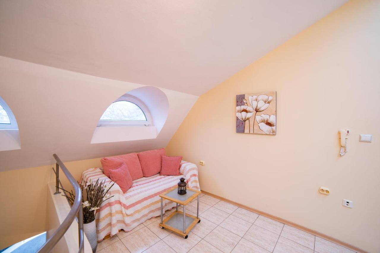 Maisonette Picadilly Varna Exteriér fotografie